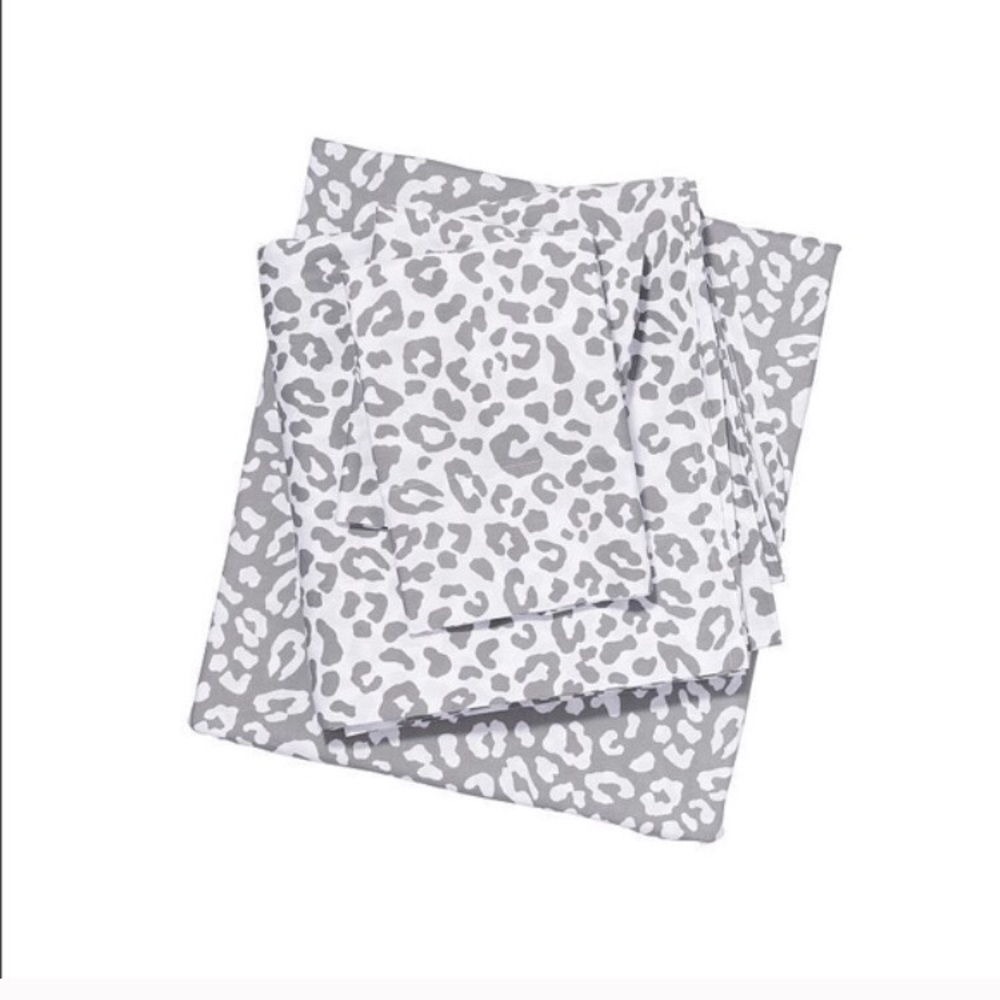 Pink twin size sheet set