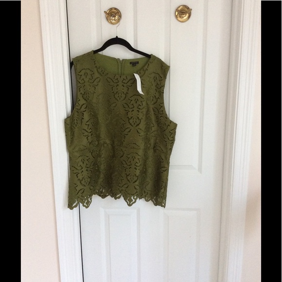 Ann Taylor botanical lace peplum top. - Picture 5 of 7