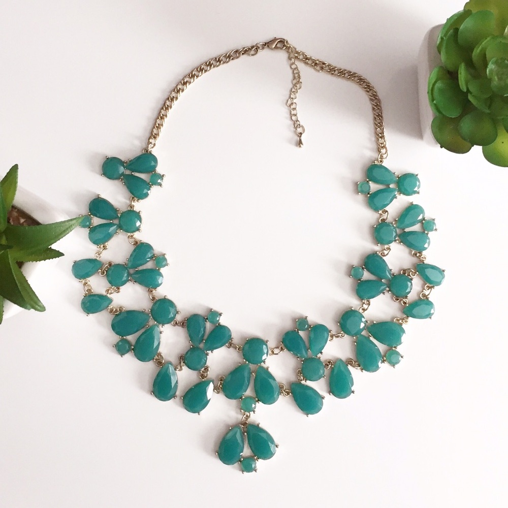 Necklace - jade green
