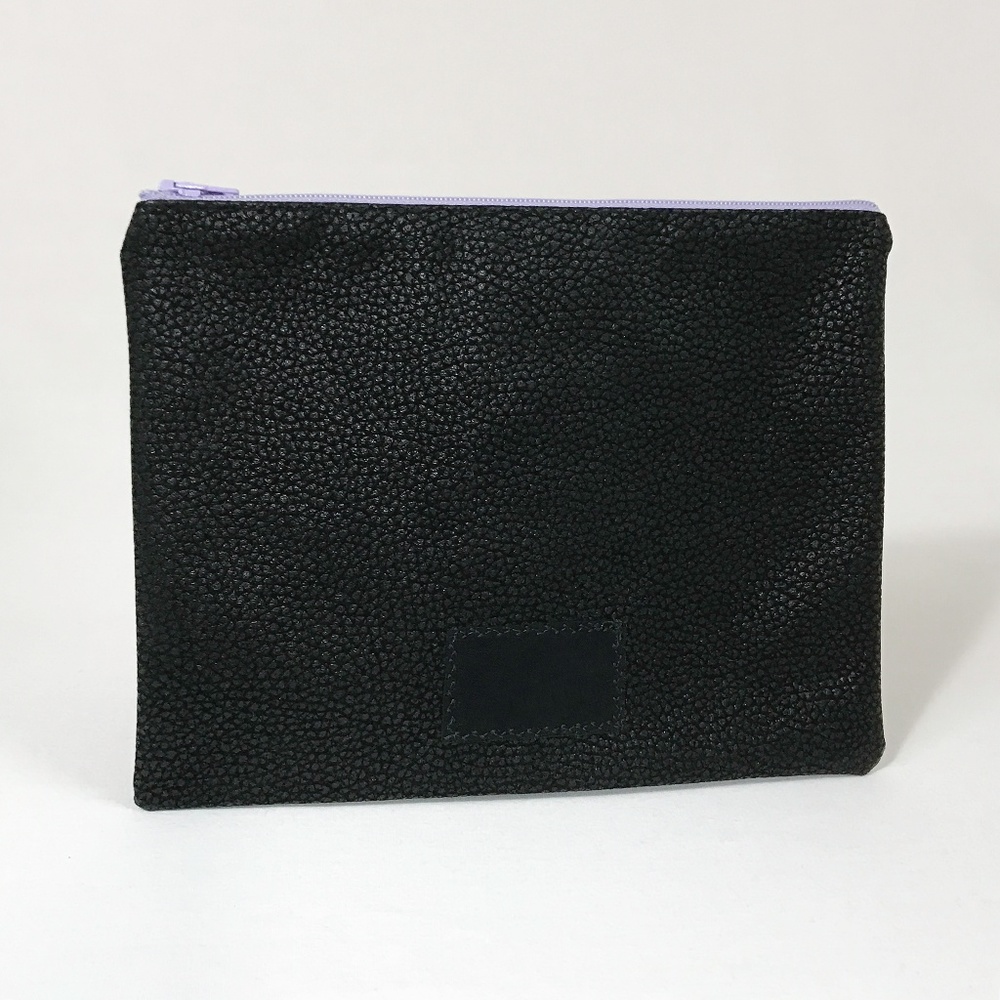 Black Cobblestone Pocket with Zipper