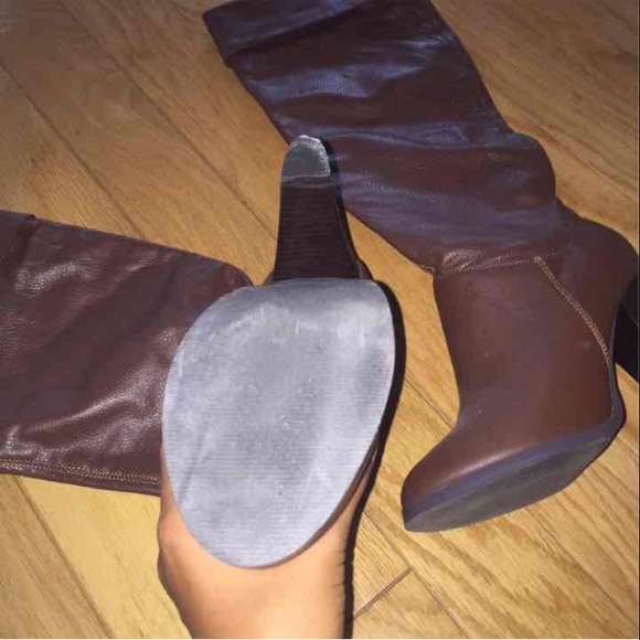 Victoria Secret Boots Size 6.5 - Picture 3 of 3