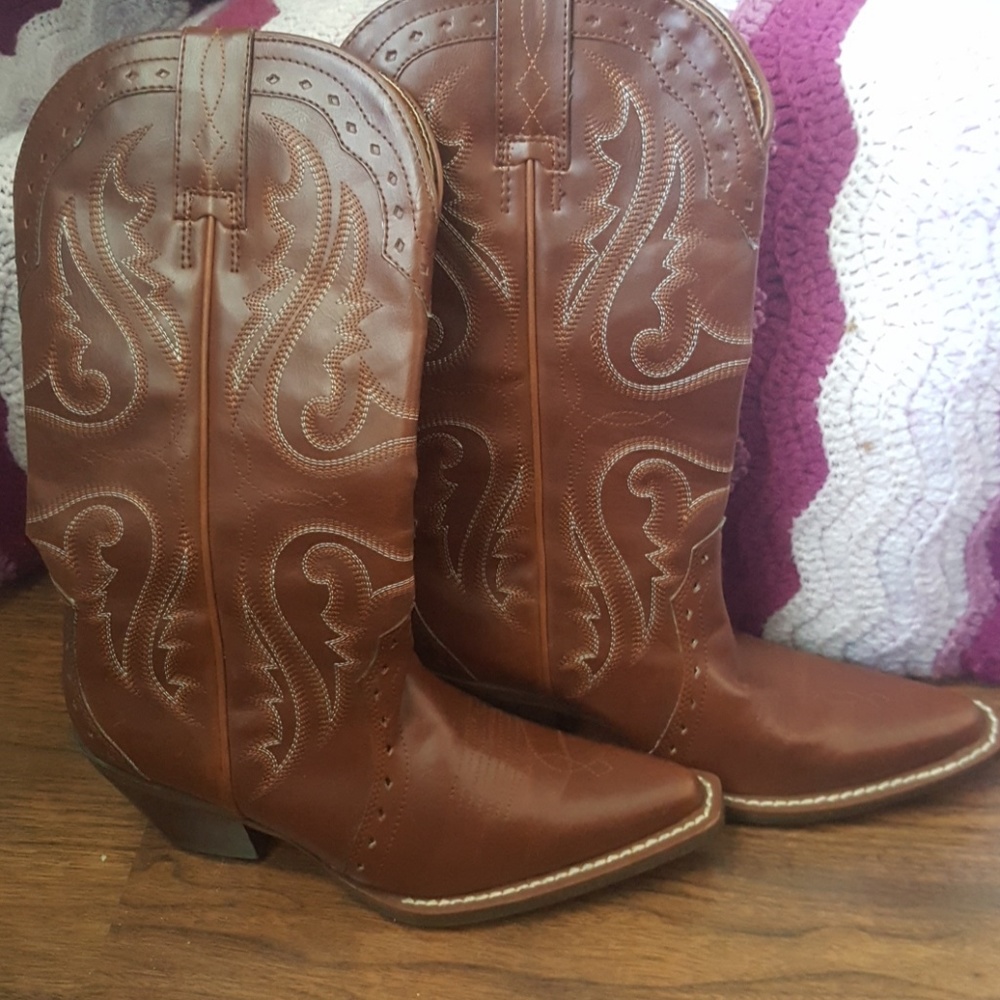 Nwot Nomad Trigger ok boots