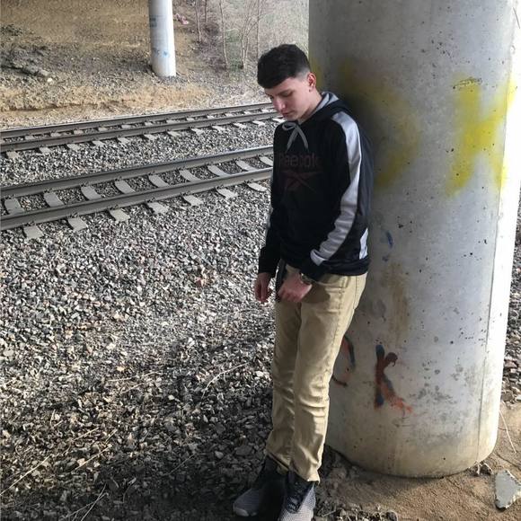 Meet your Posher, Riggin - Picture 1 of 1