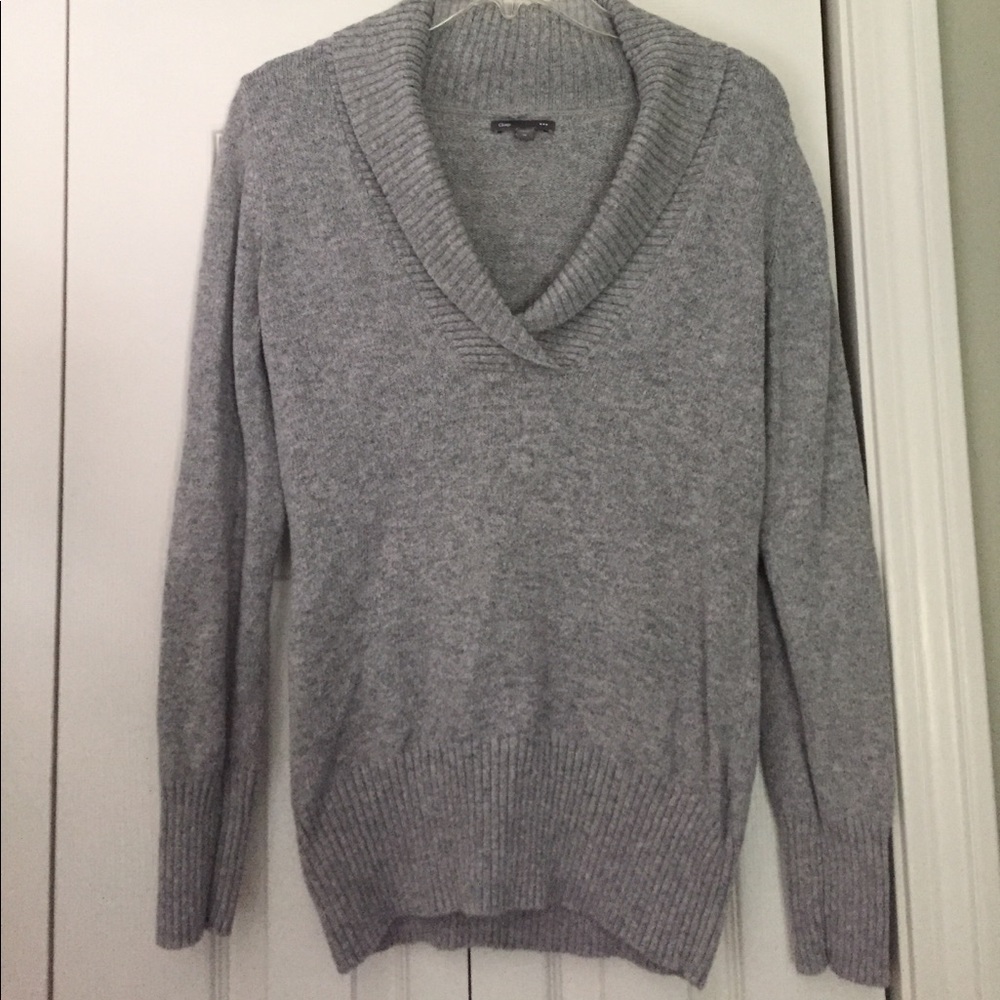 Gap V-Neck Sweater