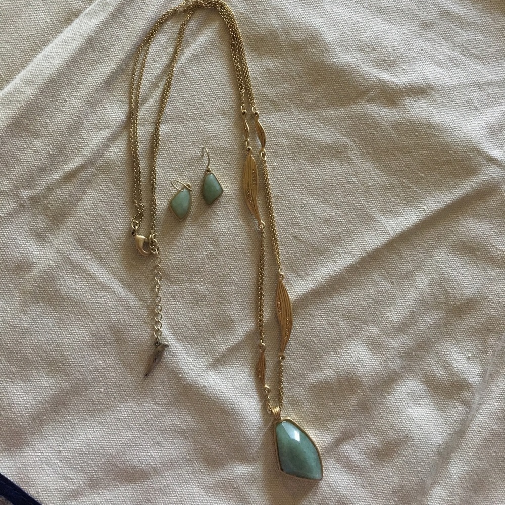 Chloe & Isabel Necklace and Earring set
