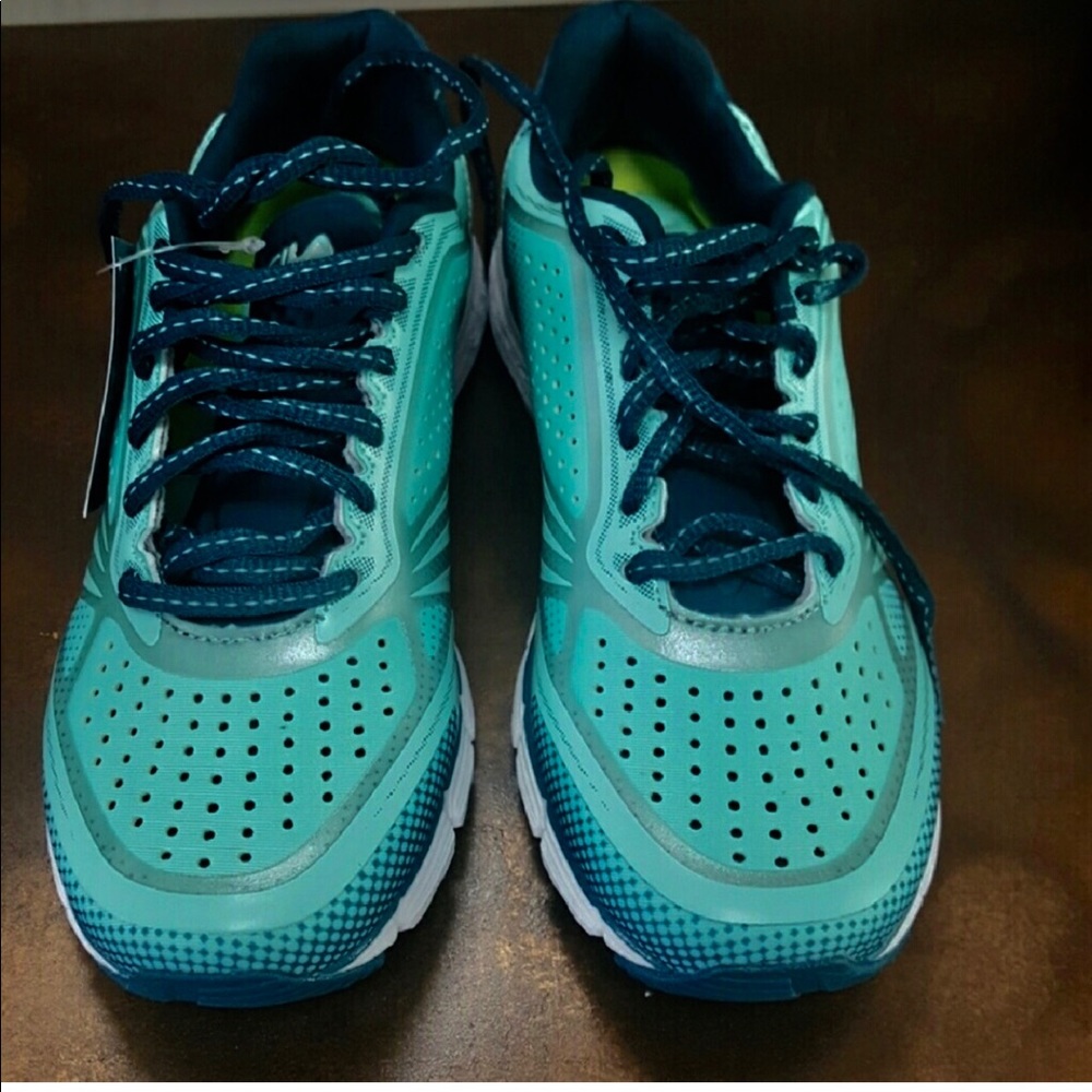Nwt fila sneakers