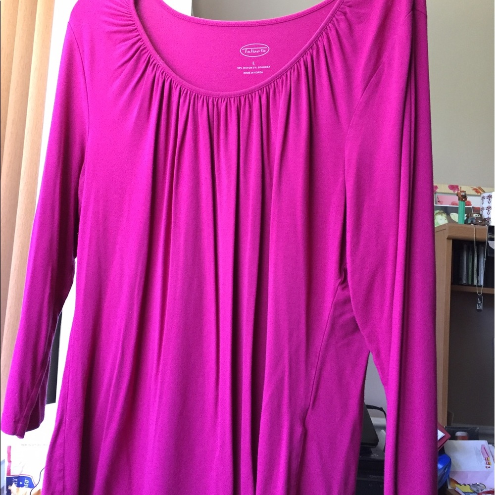 Very nice fuchsia pink flowy top size L