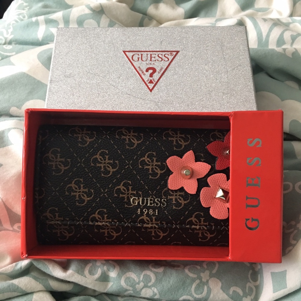 Guess wallet