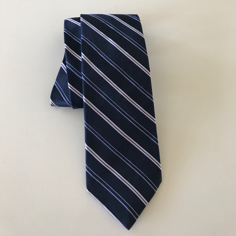 EUC Michael by Michael Kors silk tie