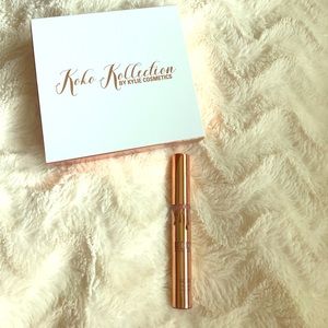 Authentic damn Gina lipgloss by Kylie cosmetics