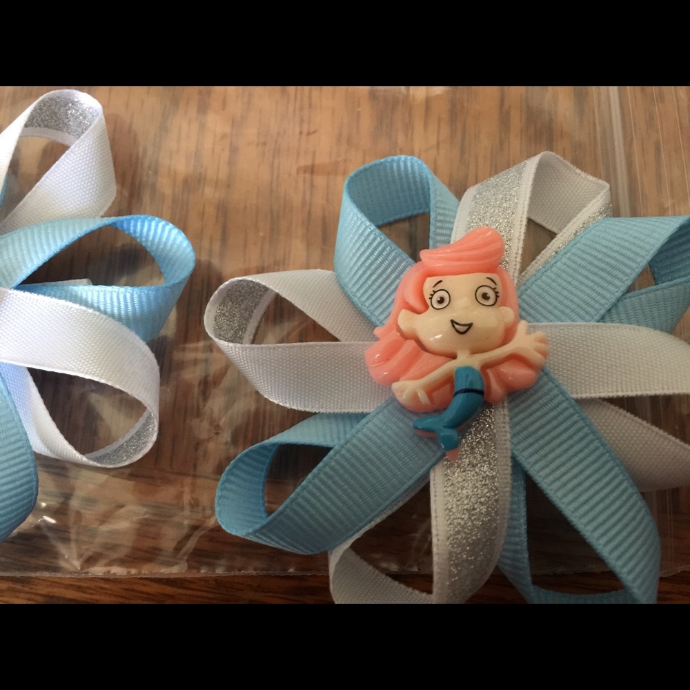 Hair bows of bubbles guppies Molly