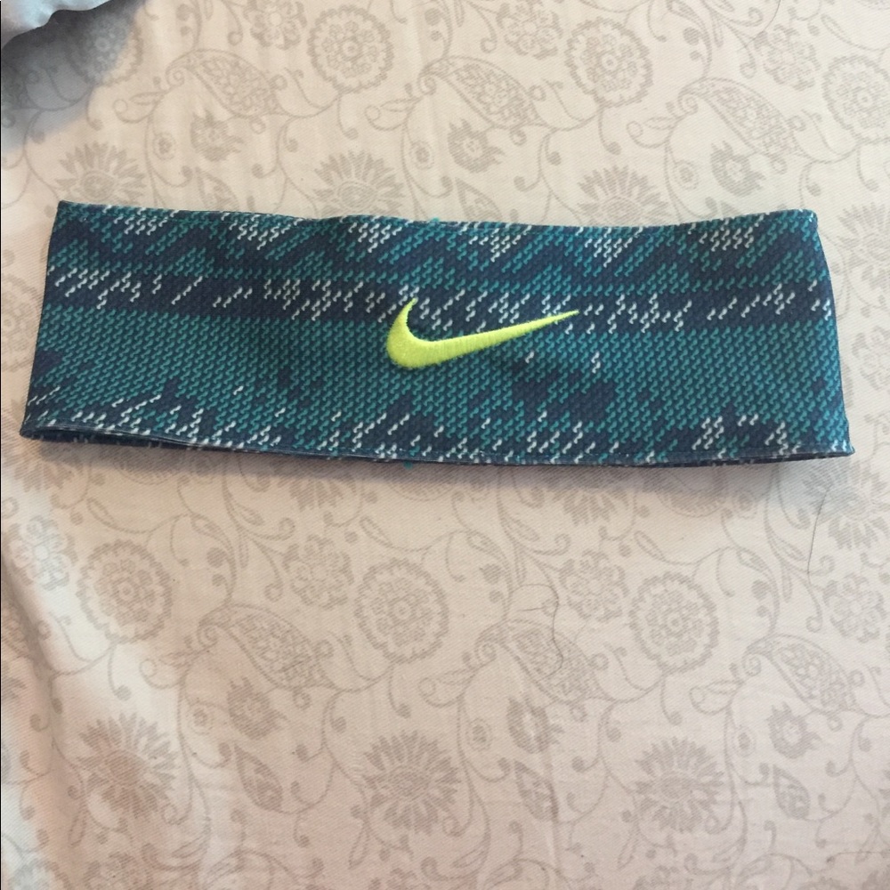 Nike headband