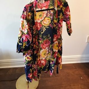 Floral print cotton bathrobe