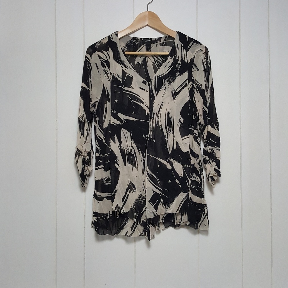 Alfani Abstract Black and White Top