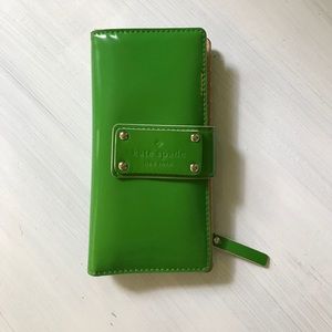 Kate Spade ♠️ Green Wallet