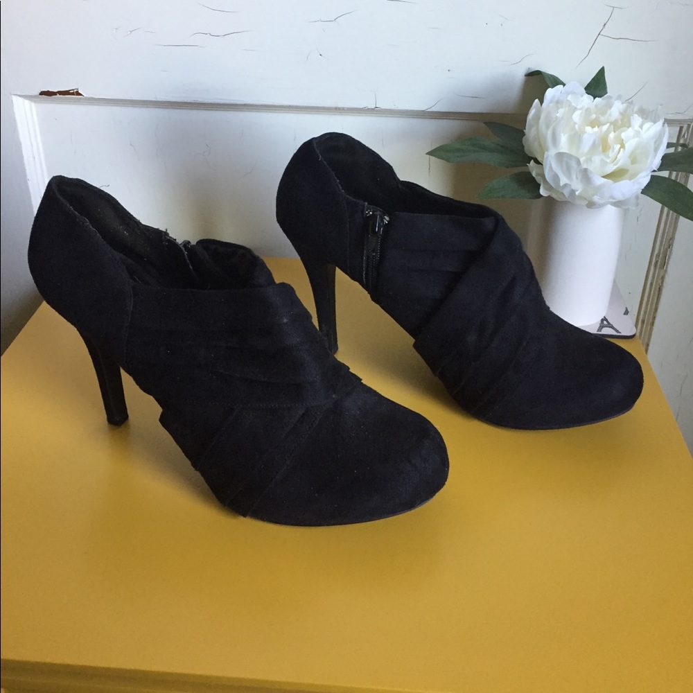 Mossimo Suede Ankle Booties