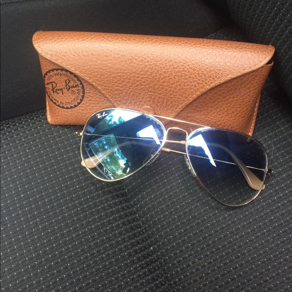 Ray bans for sale!!!They are aviator classic style
