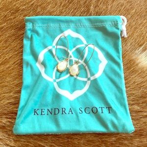 Kendra Scott Dee Drop Earrings in Ivory Pearl