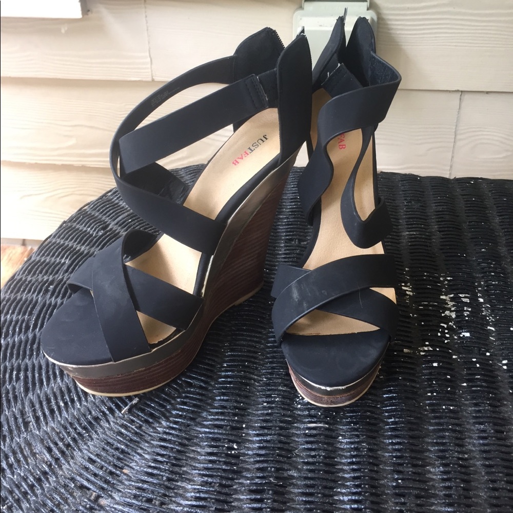 Black and Tan wedges!