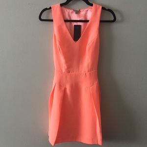 NWT Guess Coral V Neck Dress Cut Out Back Size 0