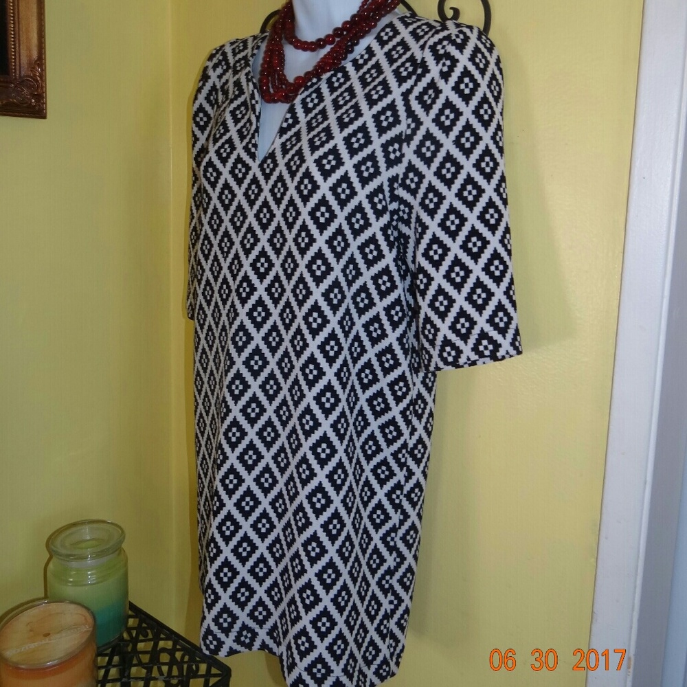 Everly Black White Tunic Top