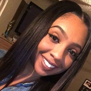 Meet your Posher, Aunjoli