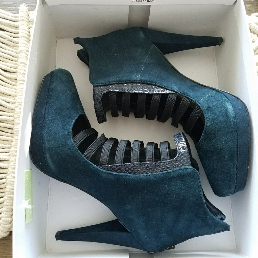 Tahari booties