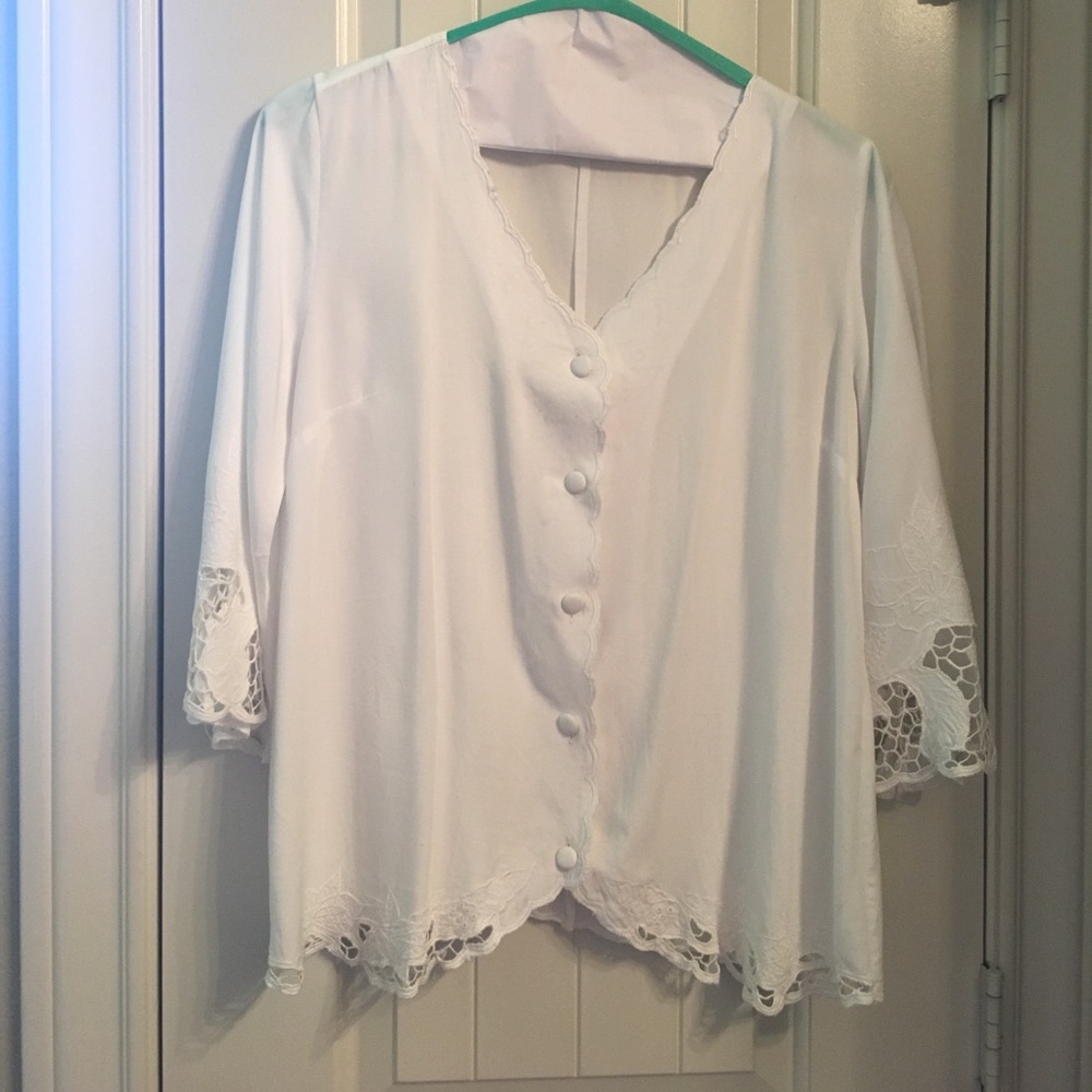 Vintage White lace  scalloped 3/4 sleeve blouse