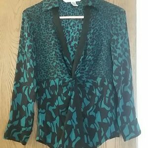 Diane Von Furstenderg blouse sz 2 berriti