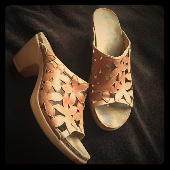 Dansko Shoes - Dansko tan leather sandals with floral cut outs