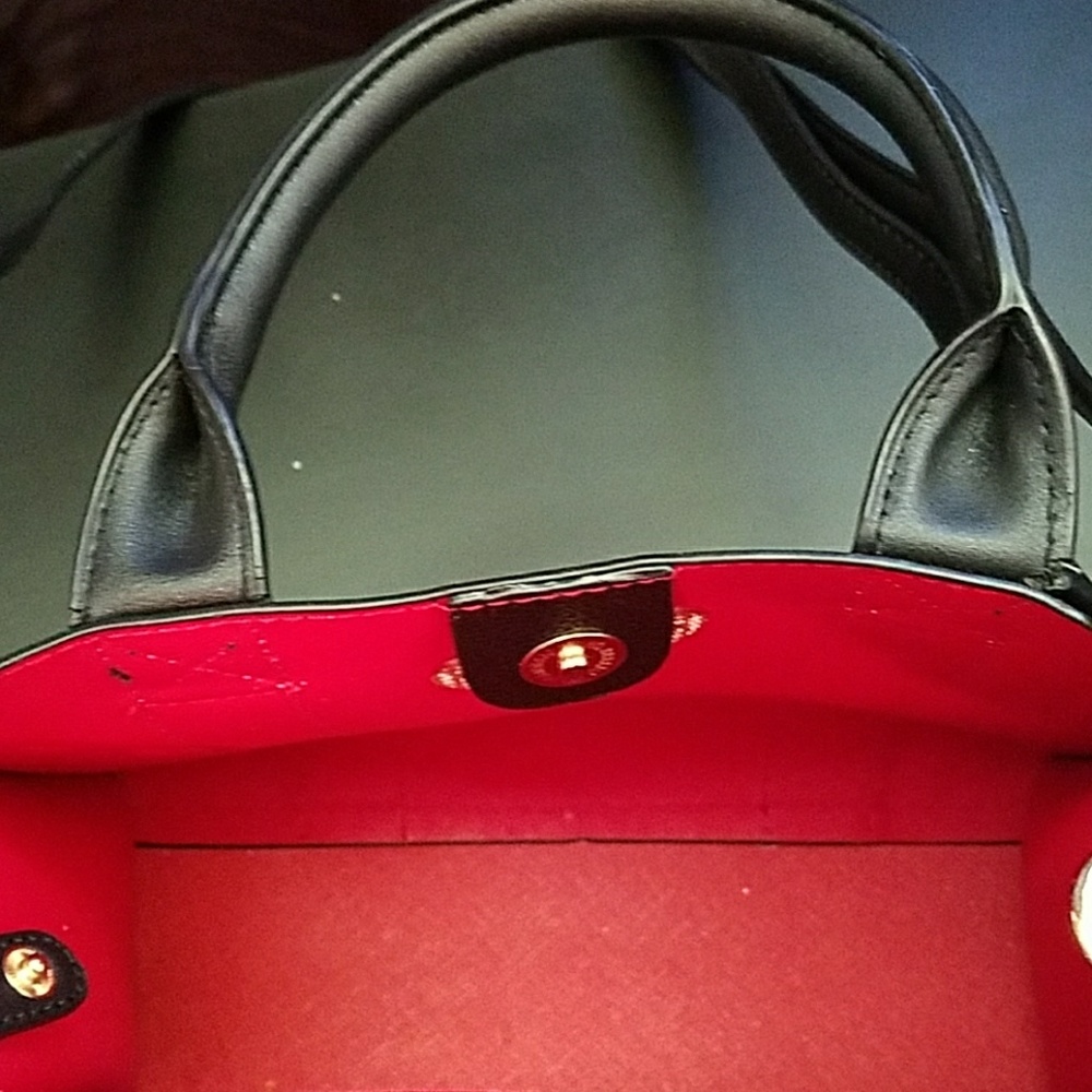 Purse - Picture 2 of 3