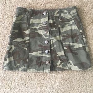 Camouflage High-Waisted Mini-Skirt