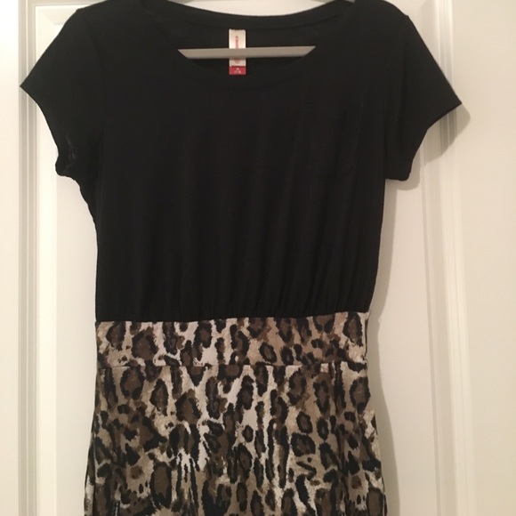 Black and leopard print fitted dress - Picture 2 of 3