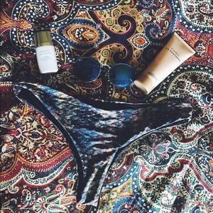 Brand new cheeky scaly bikini bottom