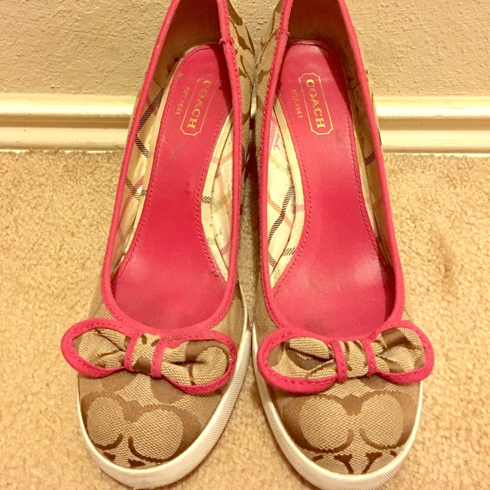 Coach pink and brown 👡