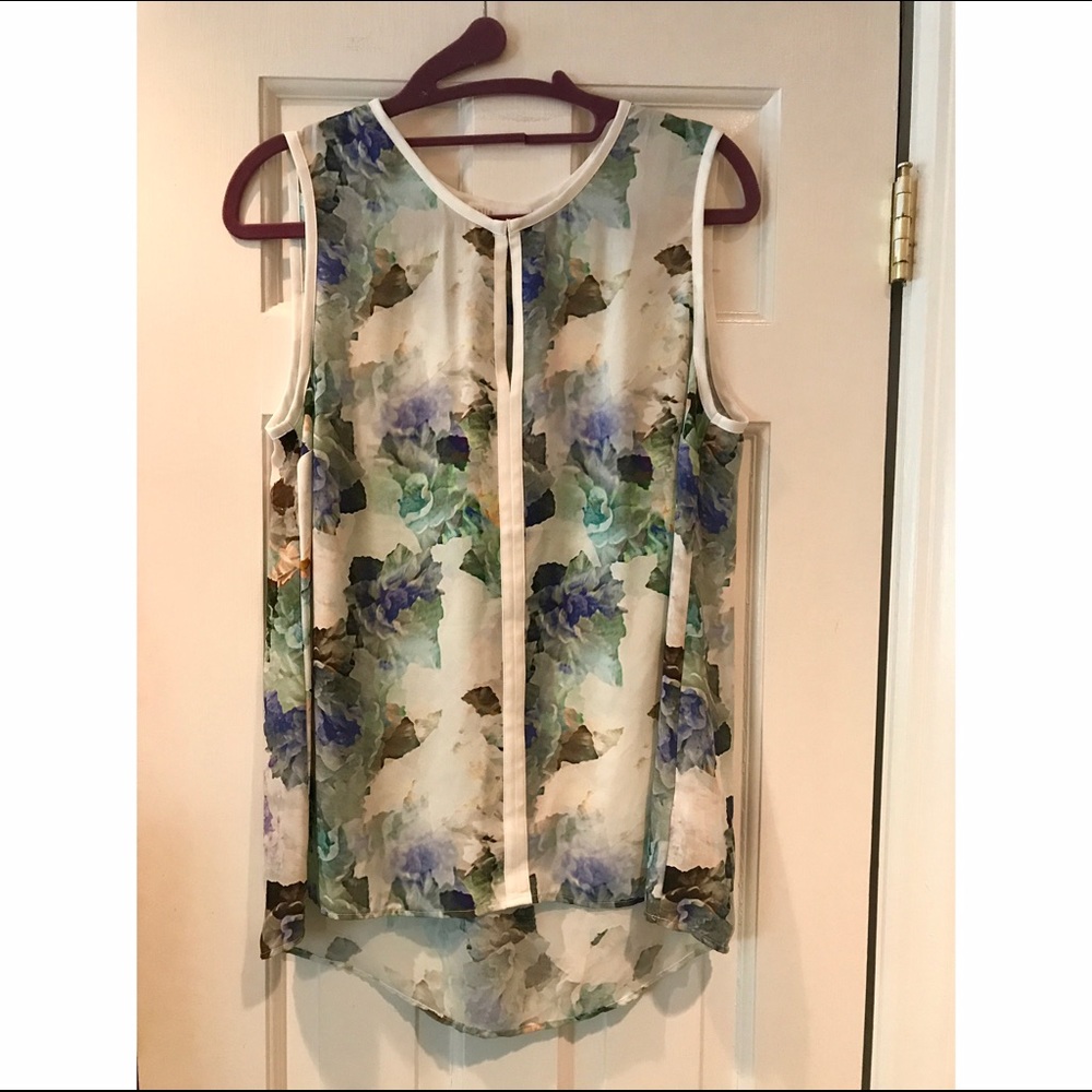 Dahlia Sleeveless Floral Blouse.  Size S.