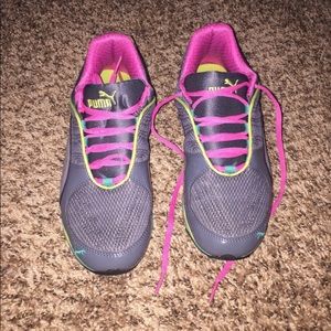 Woman's Athletic Shoes