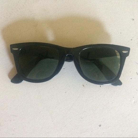 Classic Black Ray Ban Wayfarers