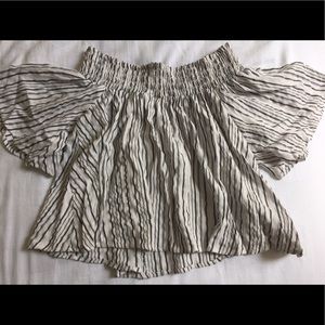 Kimchi Blue | Off the Shoulder cropped top