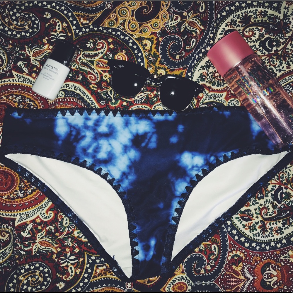 New tie dye bikini bottom earth bound