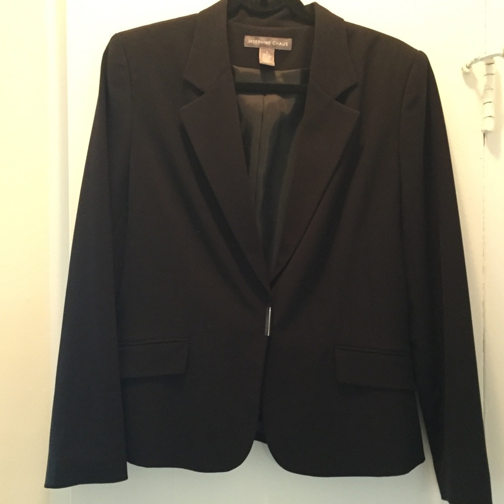 Black traditional suiting blazer, size 8