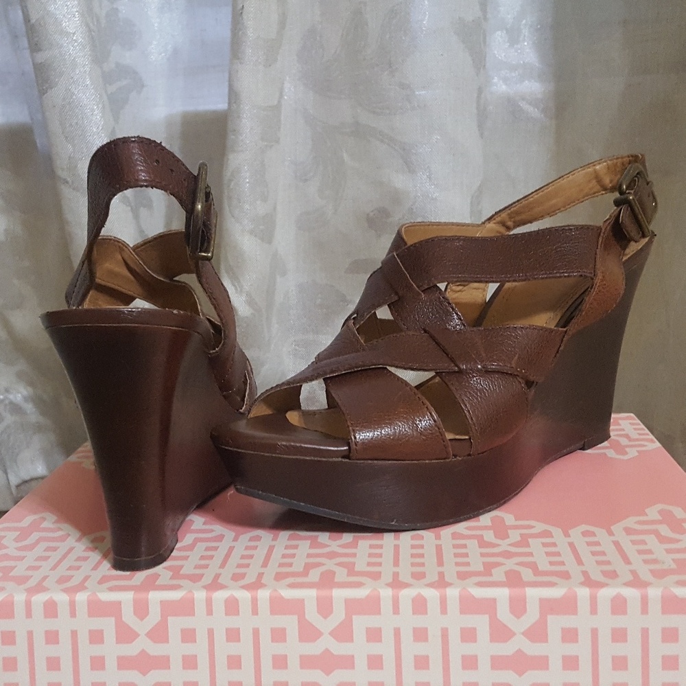 Gianni Bini brown wedges