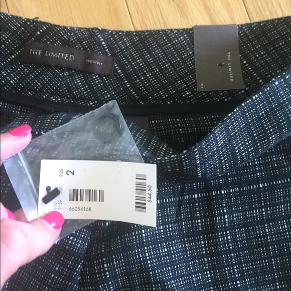 NWT Size 2 Drew fit shorts - Picture 4 of 4