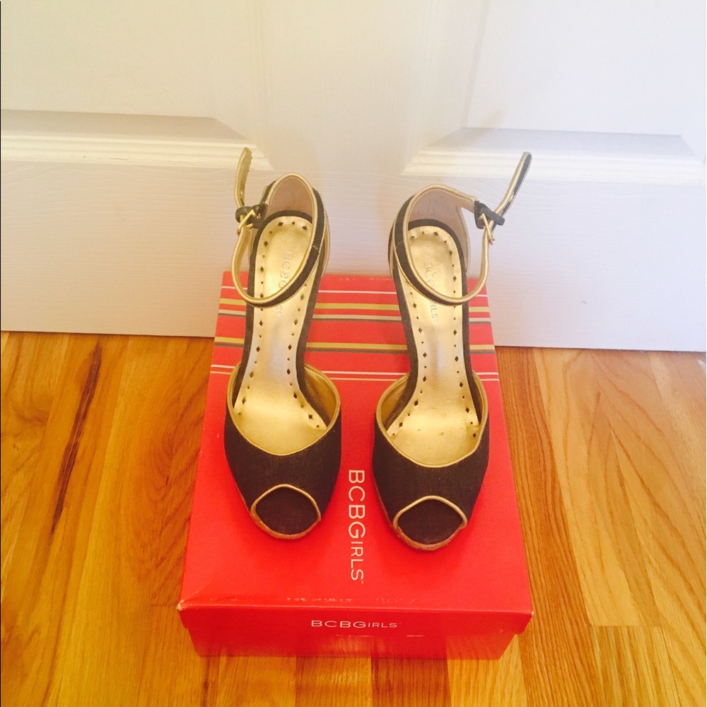 Sale❗️BCBG Denim and Gold Metallic Sandals❗️