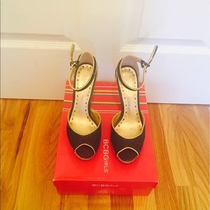 Sale❗️BCBG Denim and Gold Metallic Sandals❗️