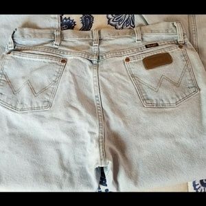 Wrangler white wash jeans 35 x 32