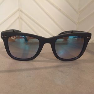 Folding Wayfarer Ray-Bans