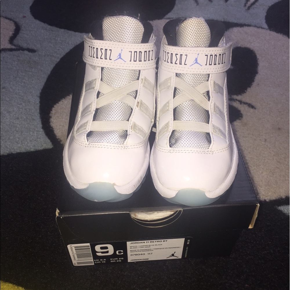 Kids Retro Jordan 11 (white patent leather) sz 9c