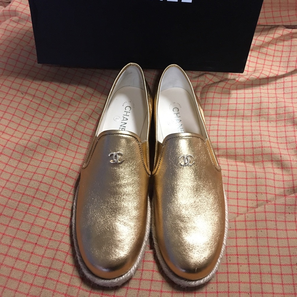 NIB Authentic Chanel Mocassins Loafer 40.5 B Gold - Picture 1 of 8