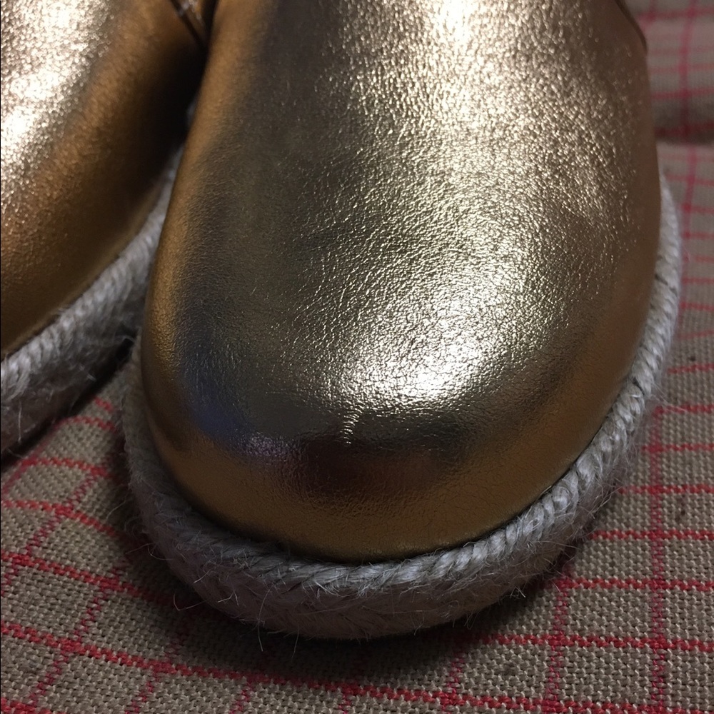 NIB Authentic Chanel Mocassins Loafer 40.5 B Gold - Picture 2 of 8